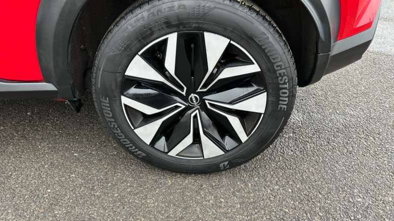 Nissan Juke 1.0 DiG-T 114 Acenta 5dr Petrol Hatchback